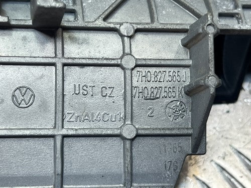 VW Volkswagen Transporter T6 Heckklappengriff rechts 7H0827565K