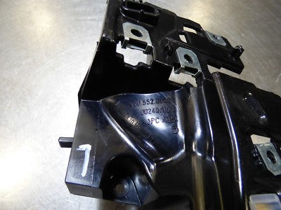 Porsche PANAMERA 970 Armaturenbrett Halter Halteklammer links 97055239100