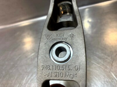 Porsche PANAMERA 970 4.8 958 Einspritzventil Halter 94811051501