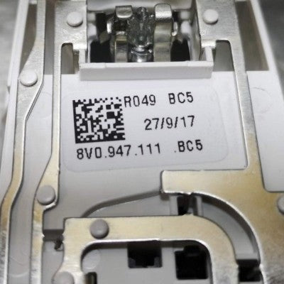 Audi Q2 A3 8V Leseleuchte hinten 8V0947111 8V0 947 111 ORIGINAL gebraucht - Innenleuchte
