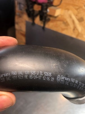 Audi A3 8V Schlauch für AGR-Kühler 04L131525J VW SEAT SKODA ORIGINAL gebraucht - Druckschlauch