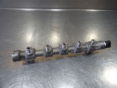 Hyundai i30 Blue Drive 1.6 CRDi Einspritzleiste 0445214181 / 31400-2A420