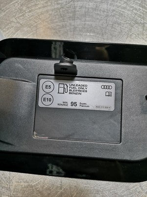 AUDI Q2 1.4 TFSI Orig Tankdeckel 81A809906 LY9T ORIGINAL gebraucht - Tankklappe