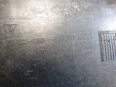 Porsche 991 911 981 RHD RL Abdeckung Unterboden Tank Unterfahrschutz 99120133101