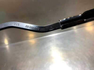 PORSCHE 981 718 991 911 Wiper arm 99162813103 + 99162813202 RHD Right Hand Drive