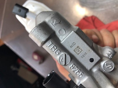 Audi A3 8V 8V1 Hauptbremszylinder mit Ausgleichsbehälter TRW 502611301G