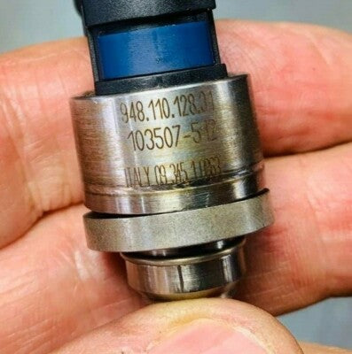 Porsche PANAMERA 970 4.8 3.6 Einspritzdüse Fuel Injector ORIGINAL gebraucht - 94811012831 – Produktansicht 3