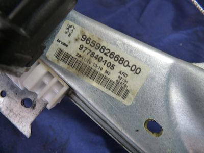 Peugeot 308 S Bj:2011 Fensterheber Motor hinten rechts 0130822370 / 9659826680