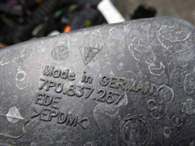 Porsche Cayenne II 92A Türbremse Türfangband hinten rechts ORIGINAL gebraucht - 7P0839249