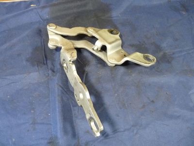 BMW 1ER 120D E87 Scharnier Frontklappe vorne links / 7 060 559 ORIGINAL gebraucht - 7060559