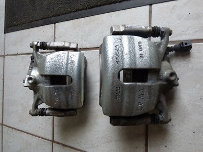 AUDI Q2 Orig. Bremssättel + Bremsscheibe Satz Vorne R+L TRW NEUWERTIG ! 1150 km