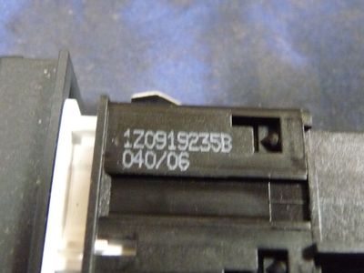 Skoda Octavia II 2.0 TDI Kontrolleuchte beleuchtet 1Z0919235B ORIGINAL gebraucht - Schalter