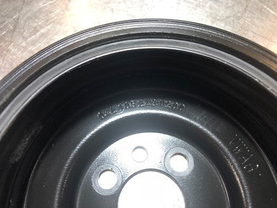 Audi A3 8V 2.0 TDI Kurbelwell 03G105243 V200 VW SEAT SKODA ORIGINAL gebraucht - Riemenscheibe