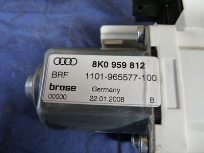 AUDI A4 8K Limo 2.0 TDI Motor hinten rechts 8K0959812 ORIGINAL gebraucht - Fensterheber