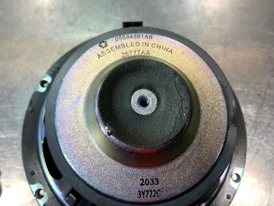 Orig Jeep Grand Cherokee IV WK2 2015 Subwoofer Lautsprecher 05064361AB