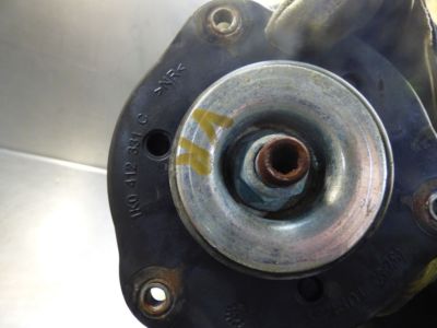 VW Passat 3G 2.0 TDI Federbein vorne rechts 3C0413031AS / 3C0 413 031 AS