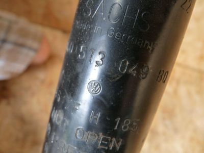 VW PASSAT 3C 2.TDI Stoßdämpfer Gas hinten 3C0513049BQ / 3C0 513 049 BQ