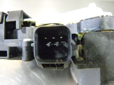 Mitsubishi Outlander II 2.0 DiD Türschloß hinten rechts 07829