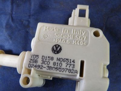 VW Passat 3C Tankklappe 3C0810773 ORIGINAL gebraucht - 3C0 810 773 ORIGINAL gebraucht - Stellmotor