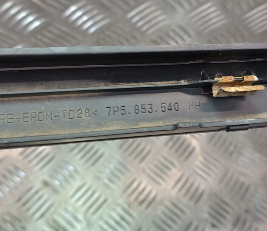 Porsche Cayenne S 92A Linke Abdeckung 7P5853540 RH ORIGINAL gebraucht - Seitenschwellerverkleidung