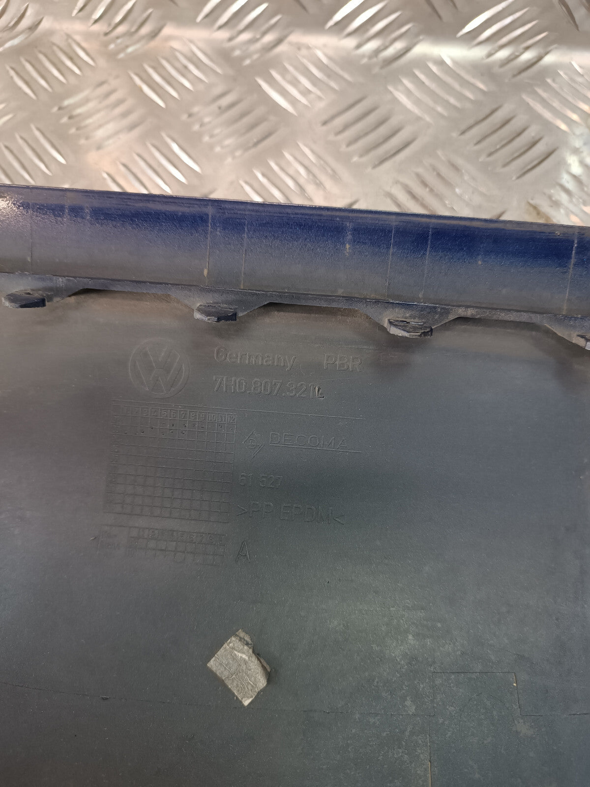 VW T5 1.9 TDI Blende Stoßstangenecke Ecke links 7H0807321.L ORIGINAL gebraucht - Transporter