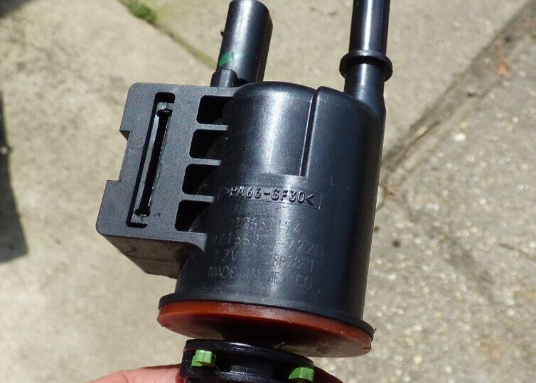 OPEL ASTRA K 1.4 Turbo Dampfkanister spülventil GM ORIGINAL gebraucht - 12632174