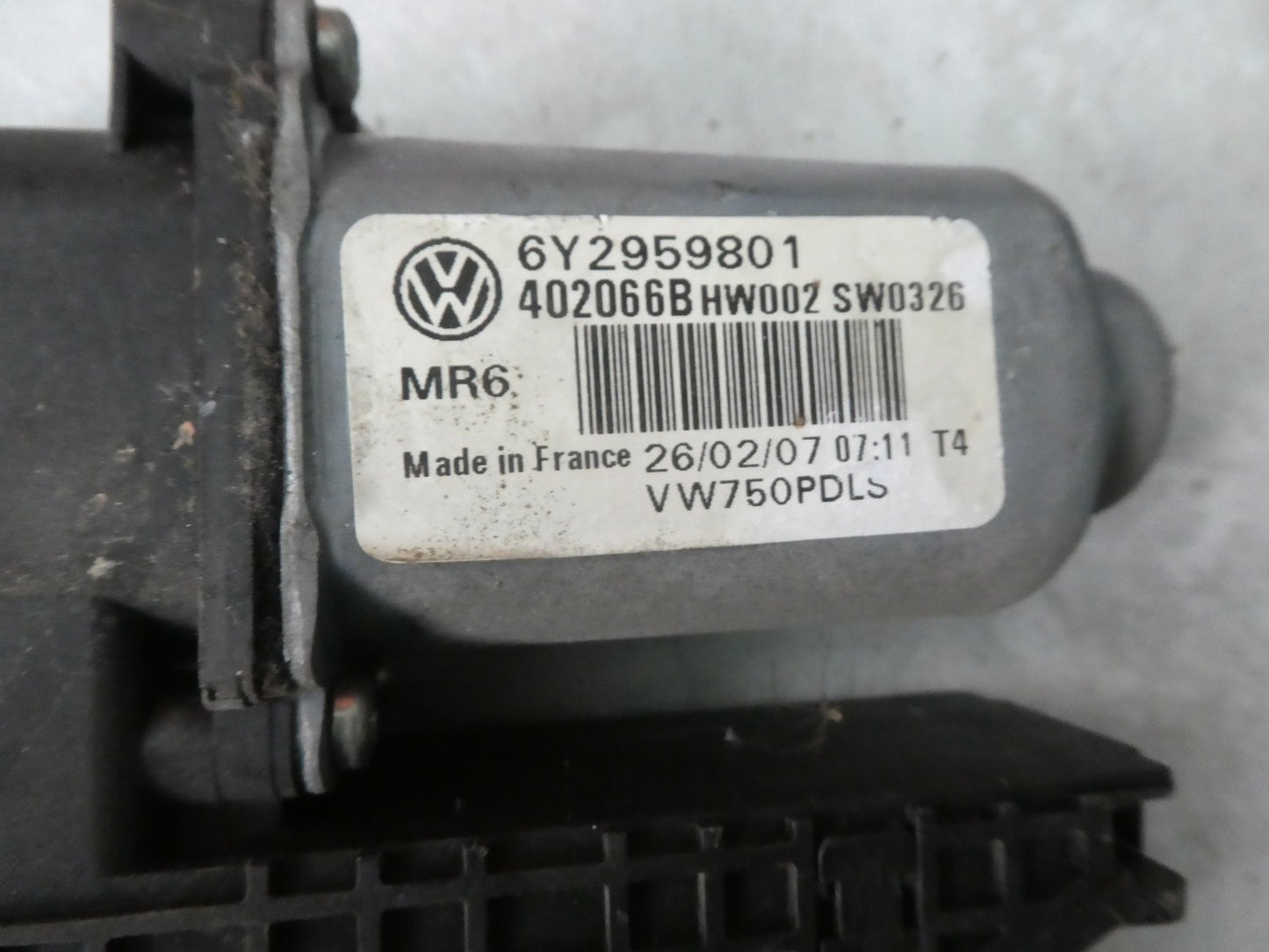 VW T5 MULTIVAN 2003_16 Fensterhebermotor Tür Vorne Rechts 6Y2959801 ORIGINAL gebraucht - Transporter