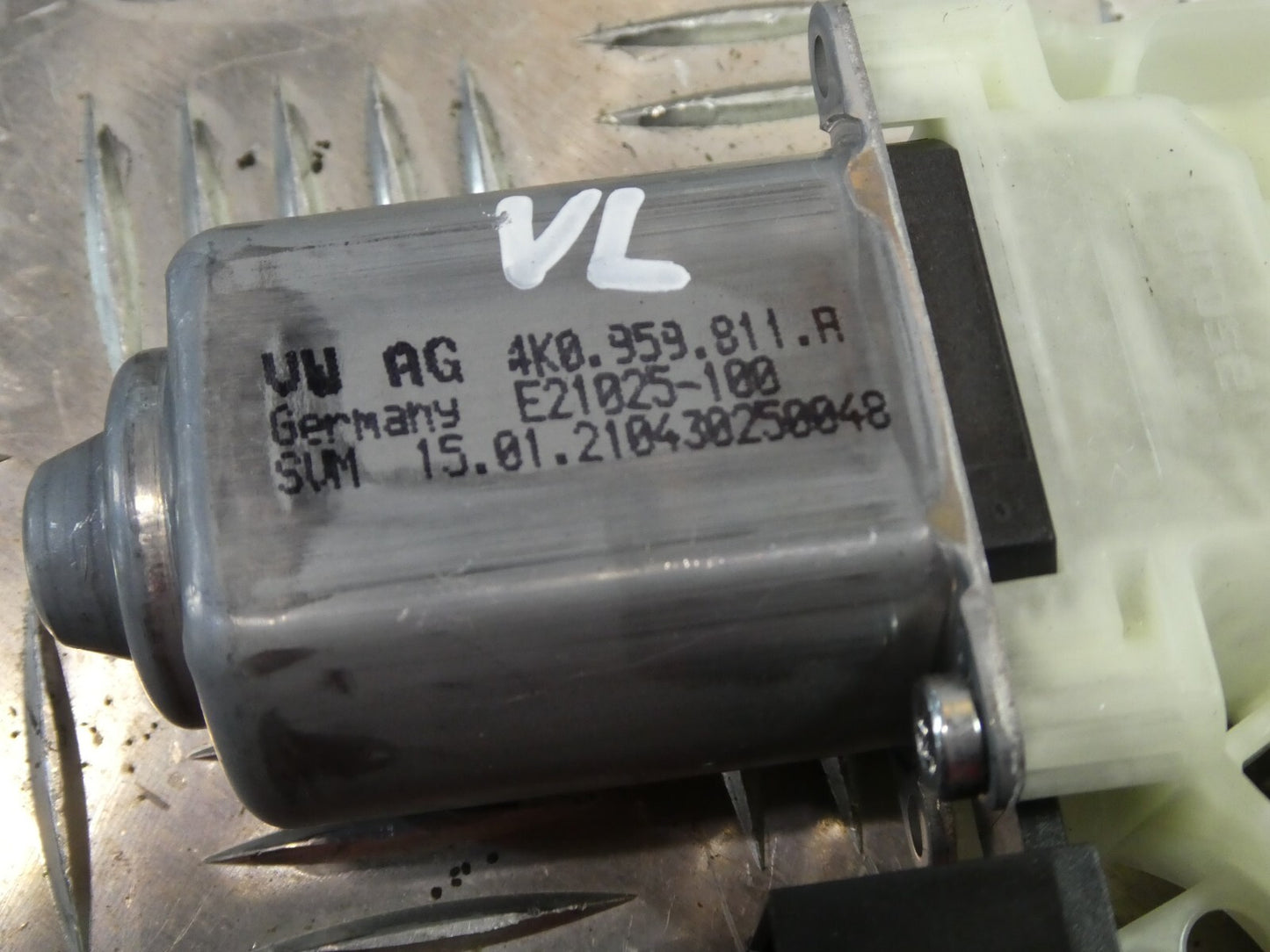 VW ID3 Fensterhebermotor Tür Vorne Links 4K0959811A ORIGINAL gebraucht - Volkswagen