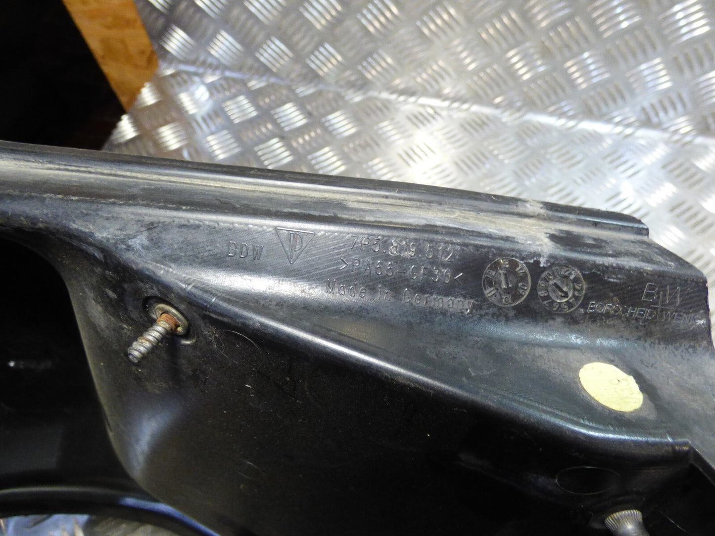 Porsche Cayenne 92A Vorne rechts Isolator Windlauf 7P5819512 ORIGINAL gebraucht - Verkleidung