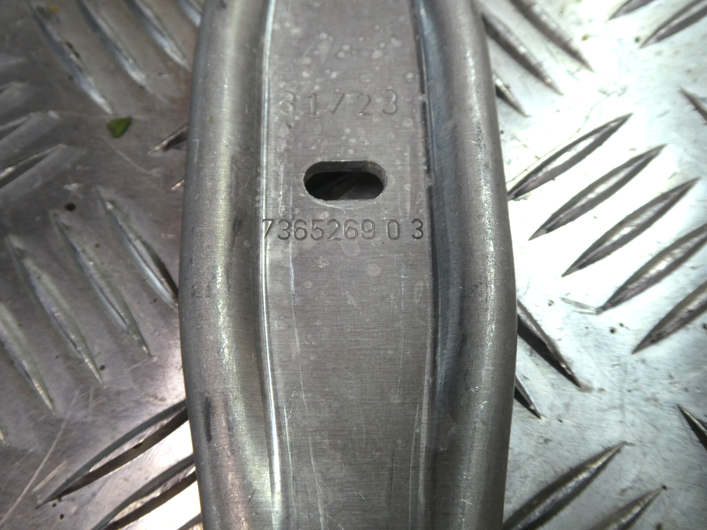 Mini Cooper F55 F56 F57 Träger Strebe Halter Vorne Links Unten ORIGINAL gebraucht - Befestigung