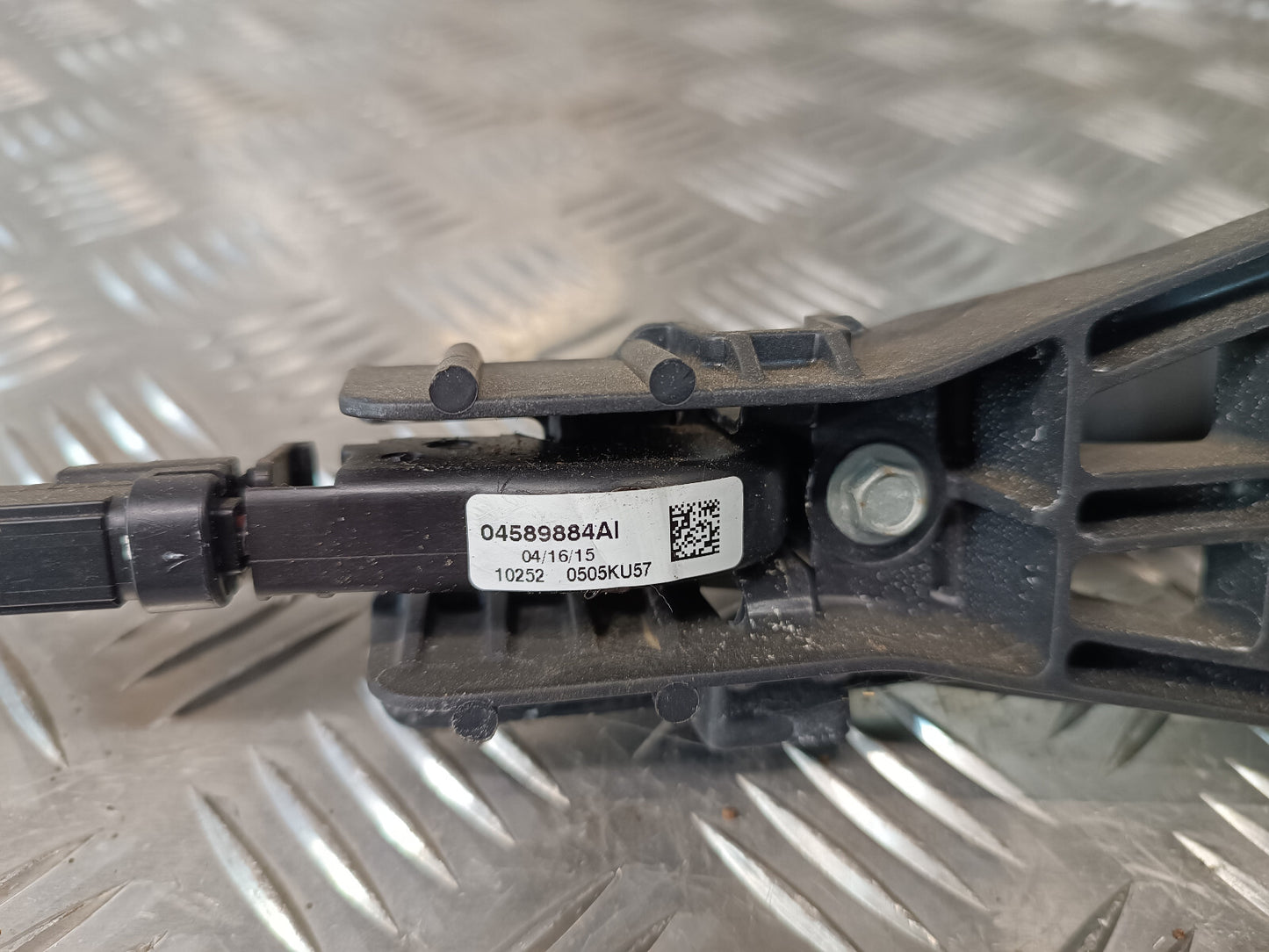 Jeep Grand Cherokee WK2 Tür Griff Türgriff Vorne ORIGINAL gebraucht - 04589884AI