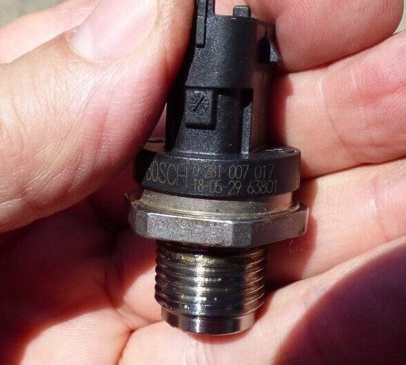 JEEP COMPASS II 2.0 CRD Sensor in Einspritzleiste 0 281 007 017 ORIGINAL gebraucht - Kraftstoffdruck