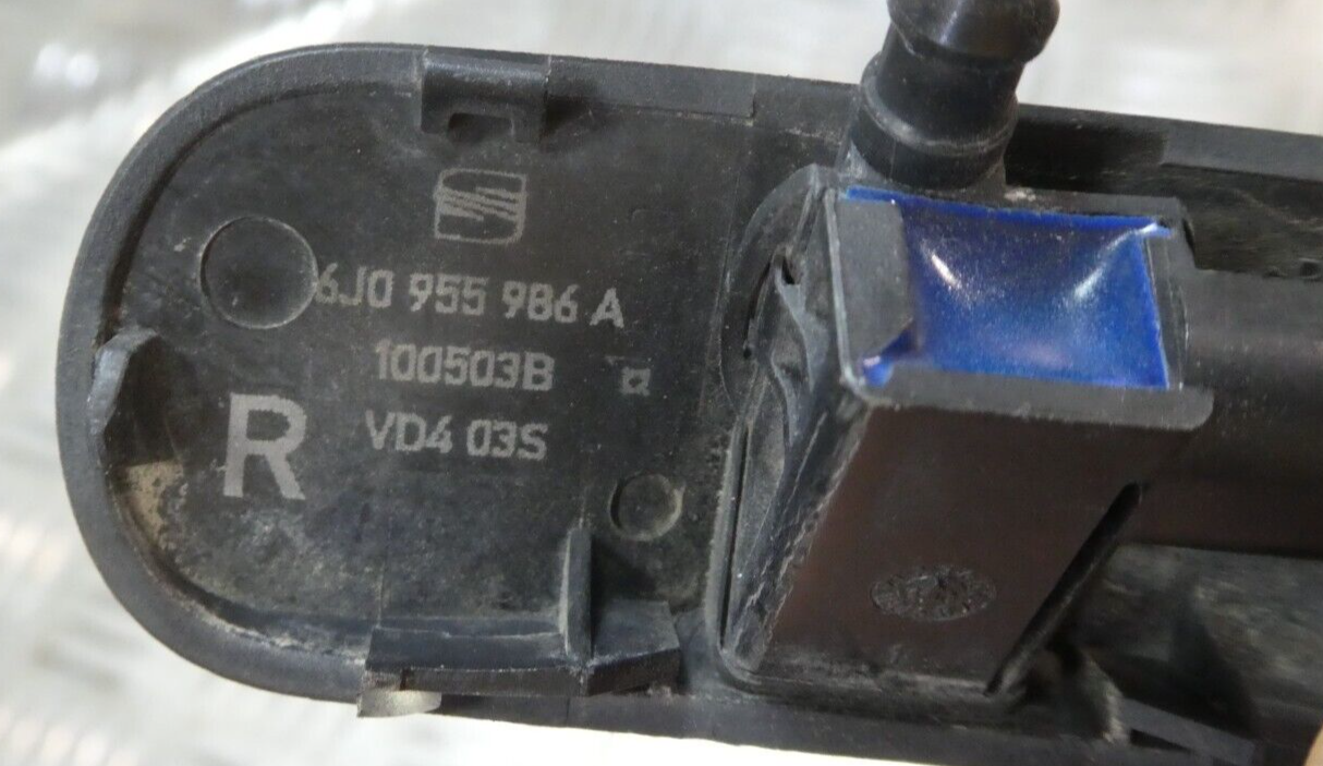 Porsche Cayenne 92A Waschdüse für beheizbar Rechts 6J0955986A ORIGINAL gebraucht - Windschutzscheibe