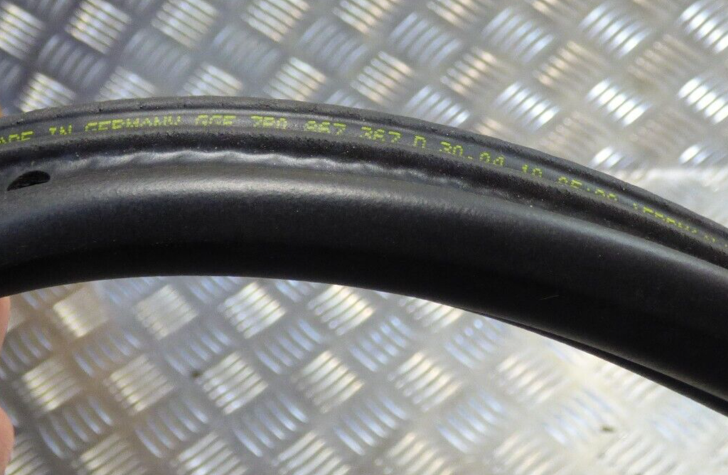 Orig. Porsche Cayenne 92A Türdichtung Tür hinten links 7P0867367D ORIGINAL gebraucht - Gummidichtung