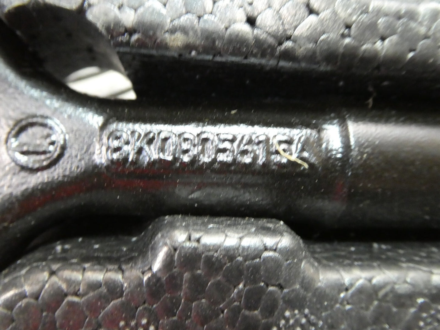 VW ID3 ID.3 Original Abschleppöse Abschlepphaken + schaum 8K0905615 gebraucht - Volkswagen