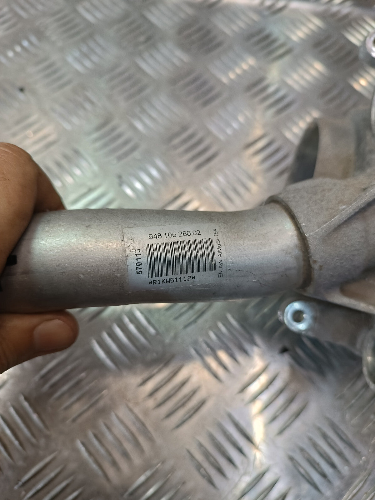 Porsche Cayenne S 92A Thermostatgehäuse Schlauch 9481001800R ORIGINAL gebraucht - 94810608000