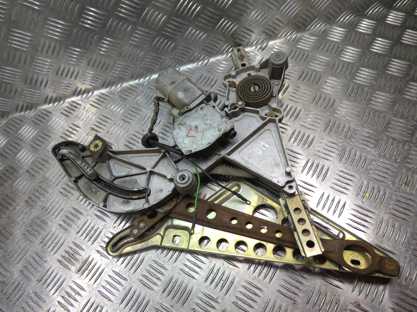 Mercedes-Benz C126 W126 Coupe SEC Fensterheber hinten rechts mit elktromotor