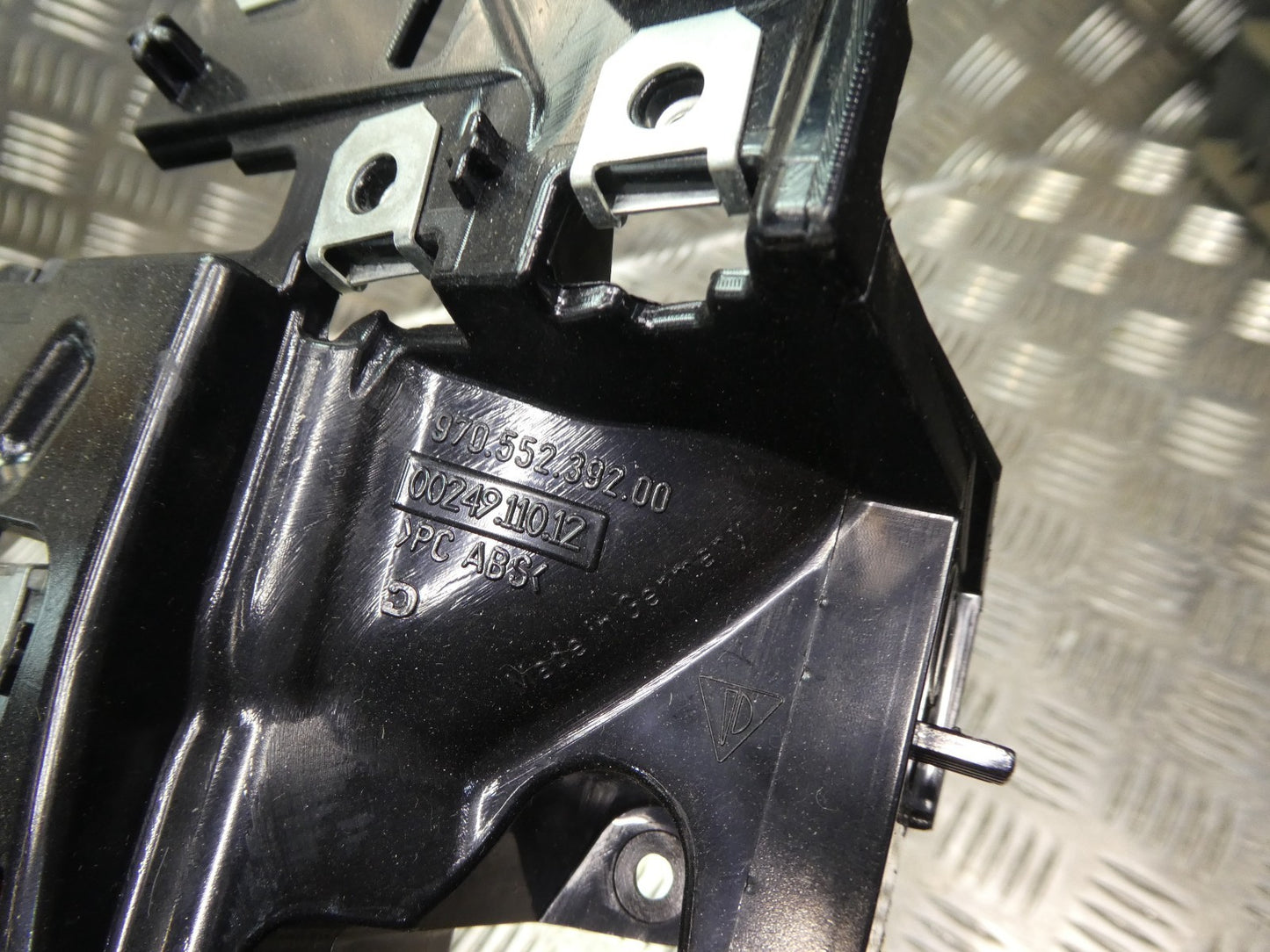 Porsche Panamera 970 Halter Armaturenbrett rechts ORIGINAL gebraucht - 97055239200