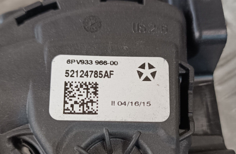 Jeep Grand Cherokee WK2 Gaspedal 6PV933 966-00 ORIGINAL gebraucht - 52124785AF