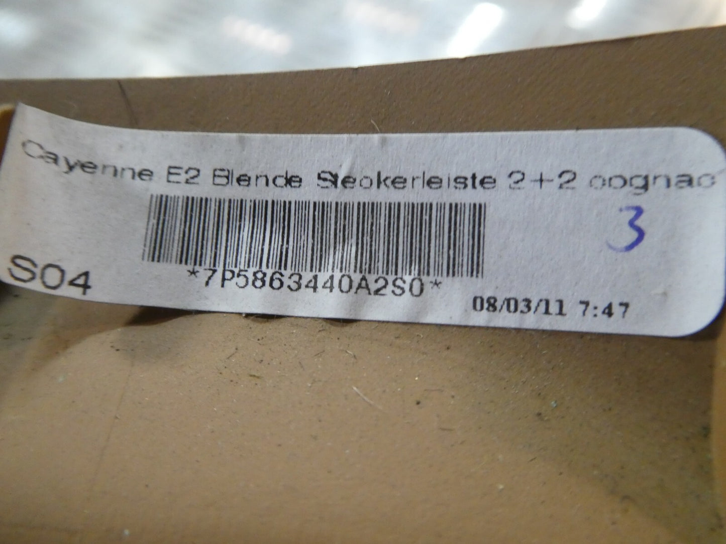 Porsche Cayenne 92A Mittelkonsole hinten 7P5863440A 2S0 ORIGINAL gebraucht - Steckdosenverkleidung
