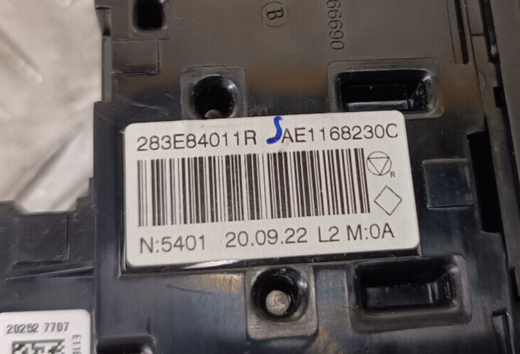 Renault Zoe 2022 Schalter Warnblinker Warnblinkschalter 283E84011R ORIGINAL gebraucht - AE1168230C