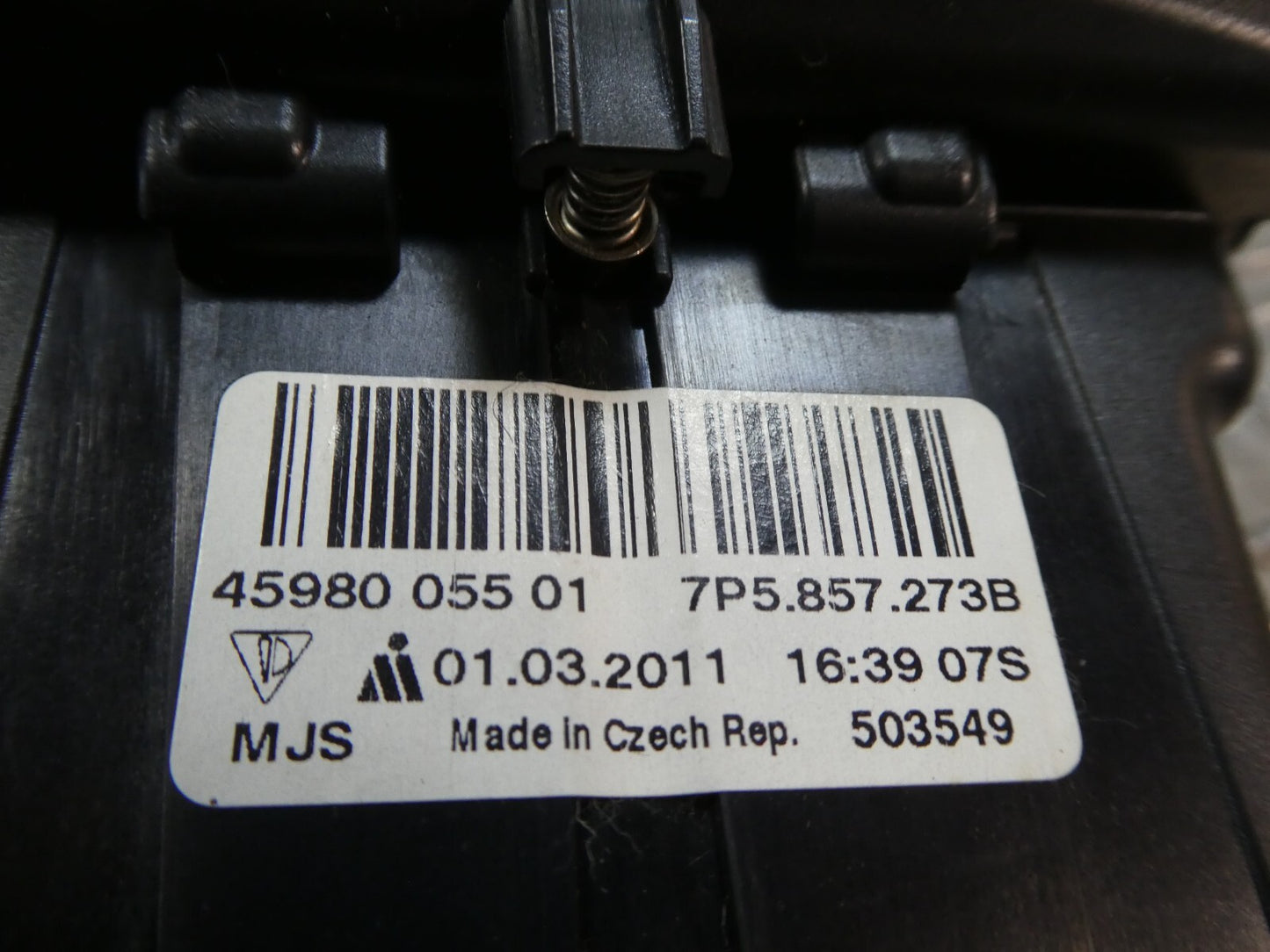 Porsche Cayenne 92A mitte vorn KLAVIER 7P5857273B ORIGINAL gebraucht - Aschenbecher