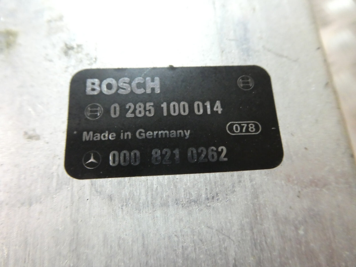 Mercedes-Benz C126 W126 Relais Sicherheitsgurt _ 0285100014 ORIGINAL gebraucht - 0008210262