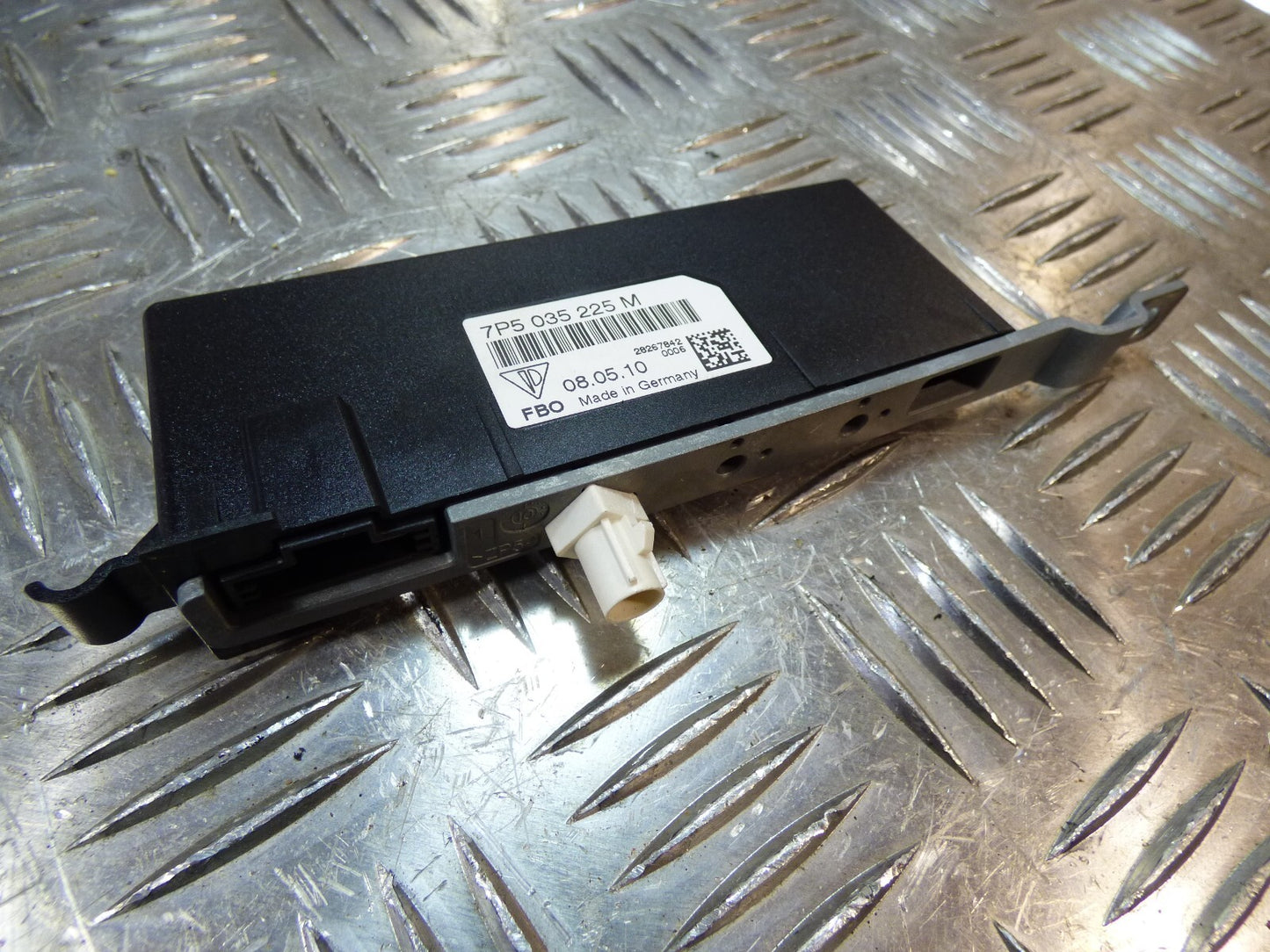 Porsche Cayenne 92A Antennenverstärker Links Antenne ORIGINAL gebraucht - 7P5035225M
