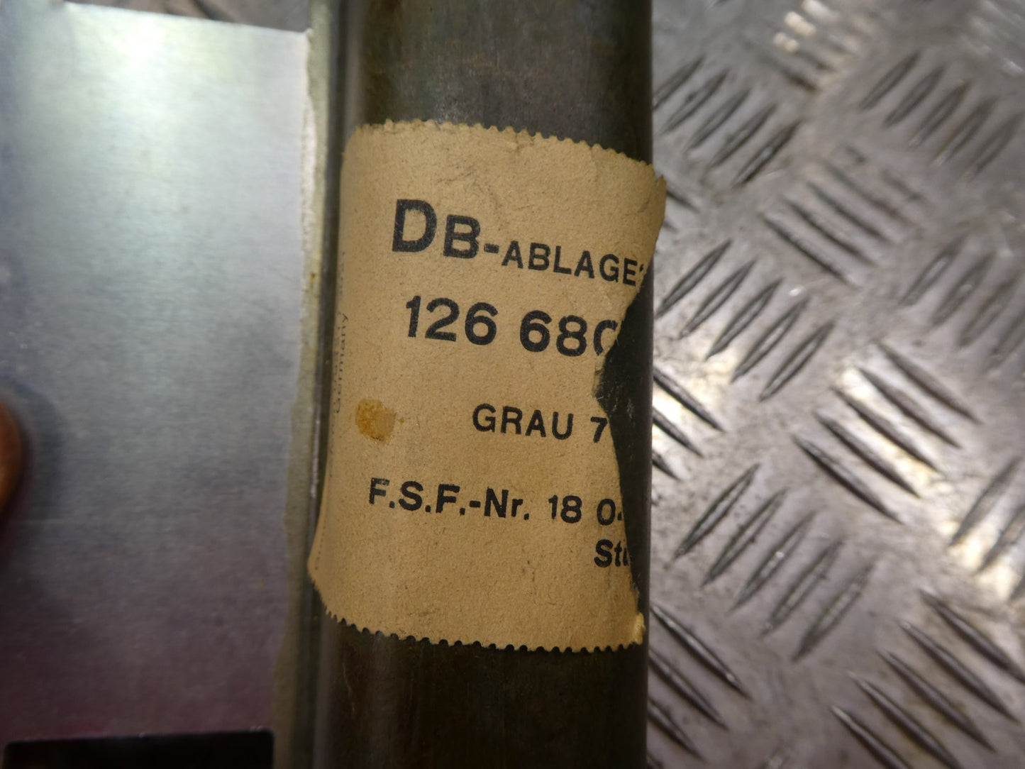 Mercedes-Benz W126 C126 SEC Ablagefach Schale Mittelkonsole grau