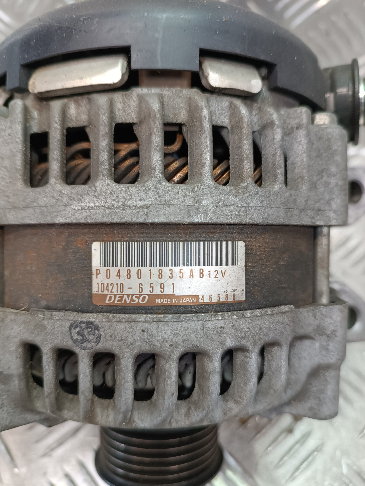 Jeep Grand Cherokee WK2 3.0 CRD Lichtmaschine 104210-6591 Denso ORIGINAL gebraucht - P04801835AB