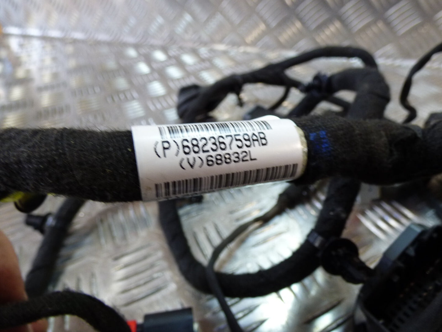 Jeep Cherokee KL 2015 Tür Kabelbaum Vorne Links ORIGINAL gebraucht - 68236759AB