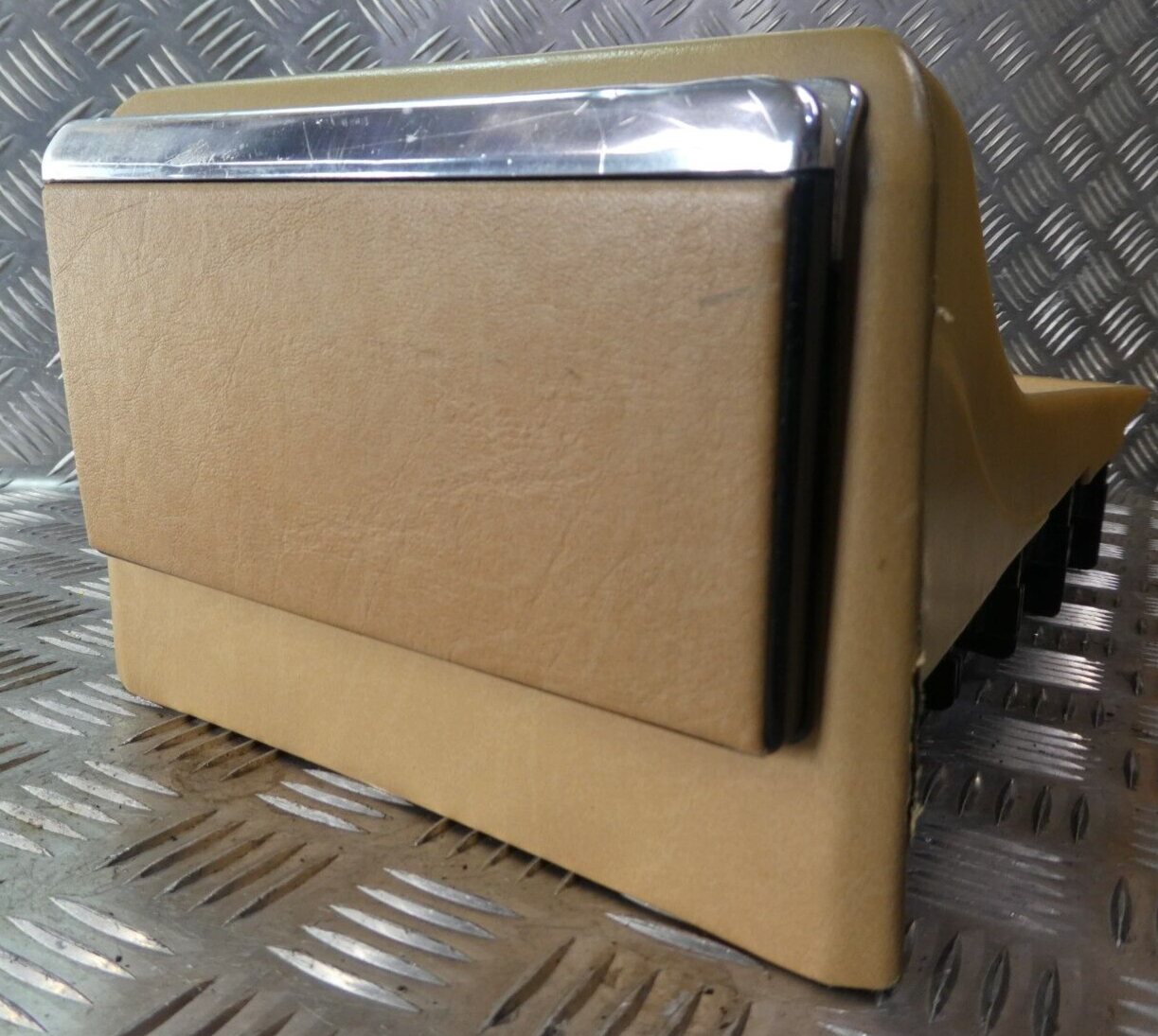 Mercedes C126 W126 Coupe SEC Mittelkonsole mit Aschenbecher ORIGINAL gebraucht - 1268431107