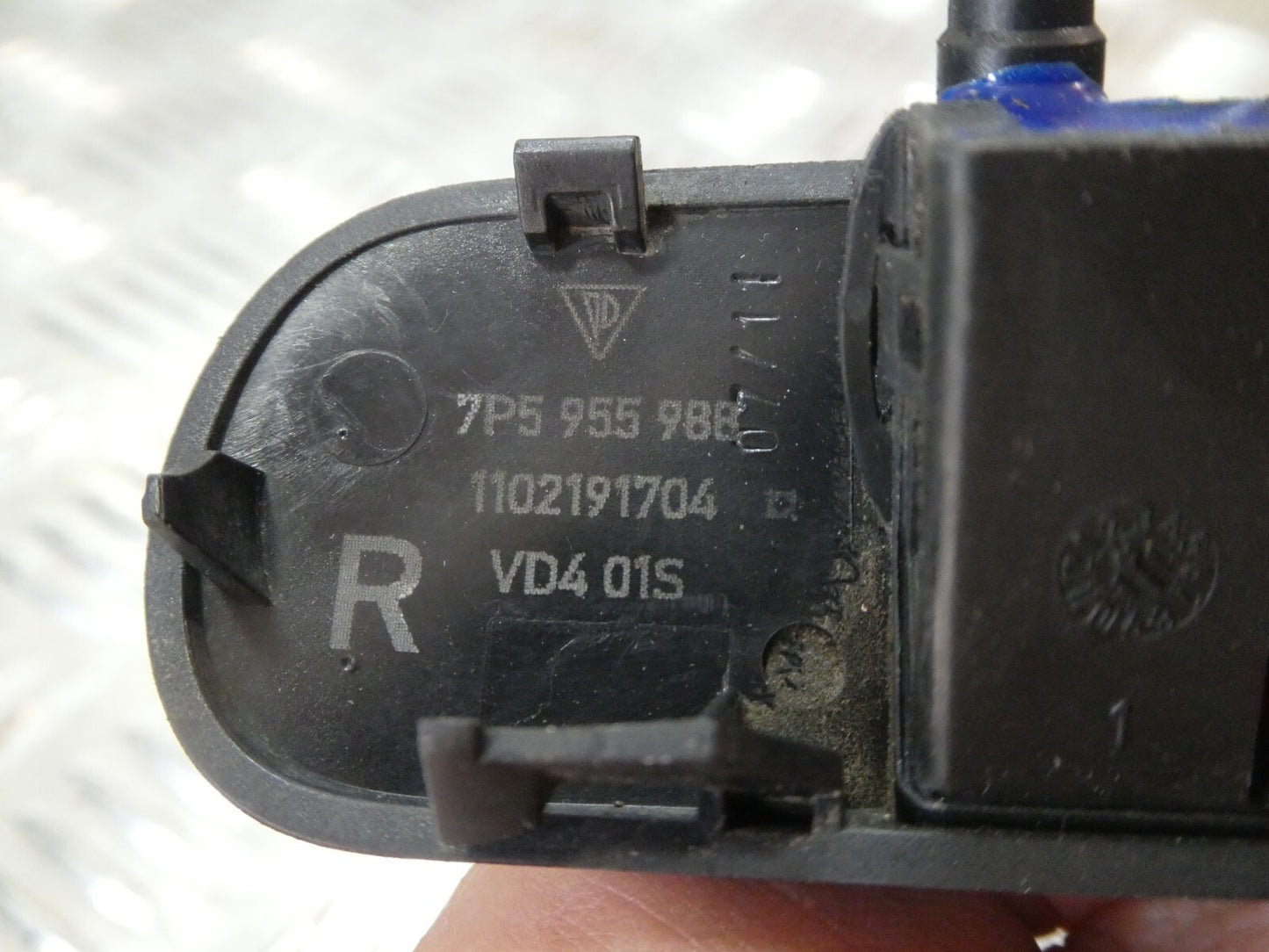 Porsche Cayenne 92A Düse Rechts 7P5955988 ORIGINAL gebraucht - Scheibenwaschanlage