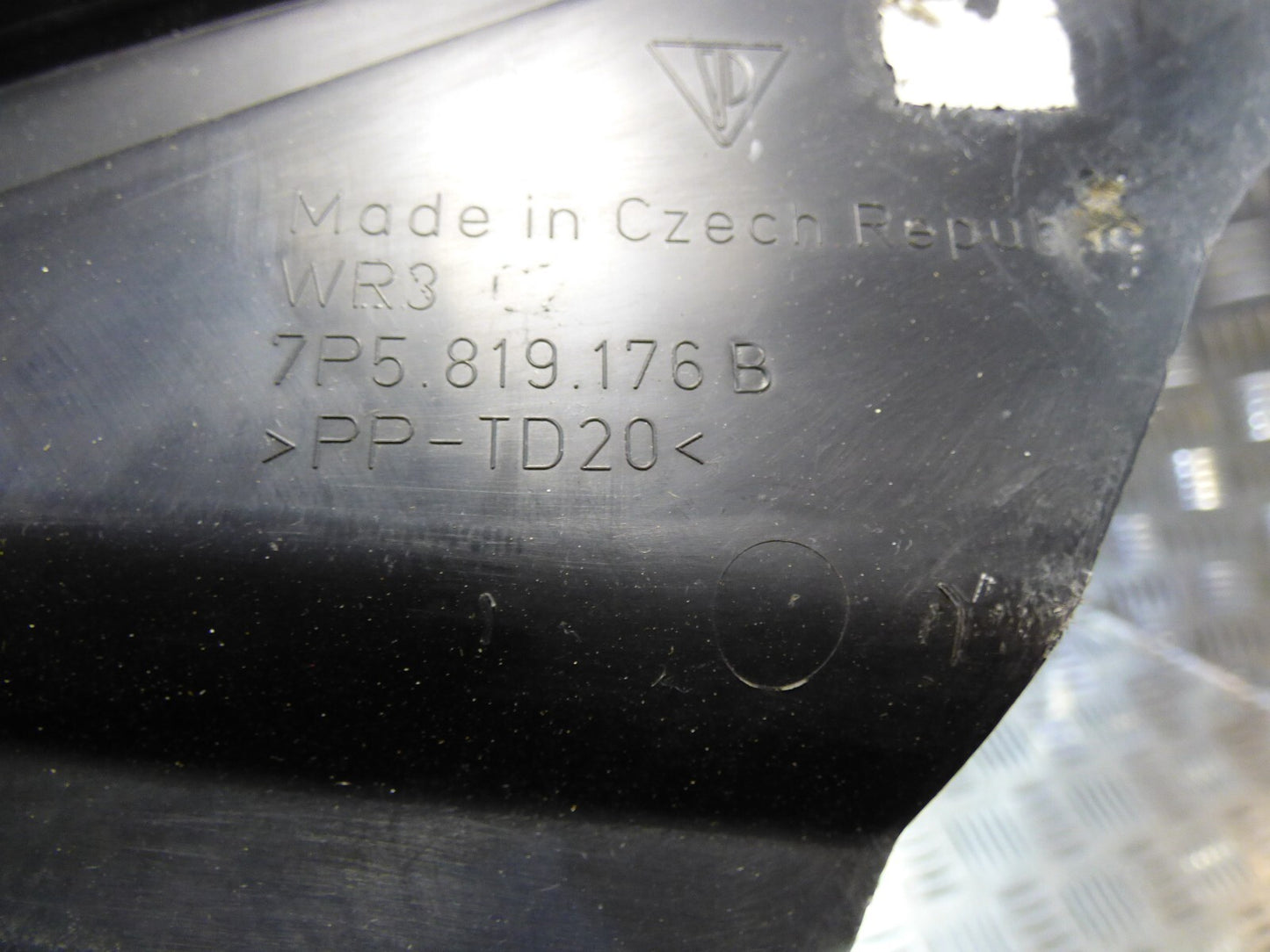 Porsche Cayenne 92A Windlauf Wasserkasten rechts 7P5819176B ORIGINAL gebraucht - Abdeckung